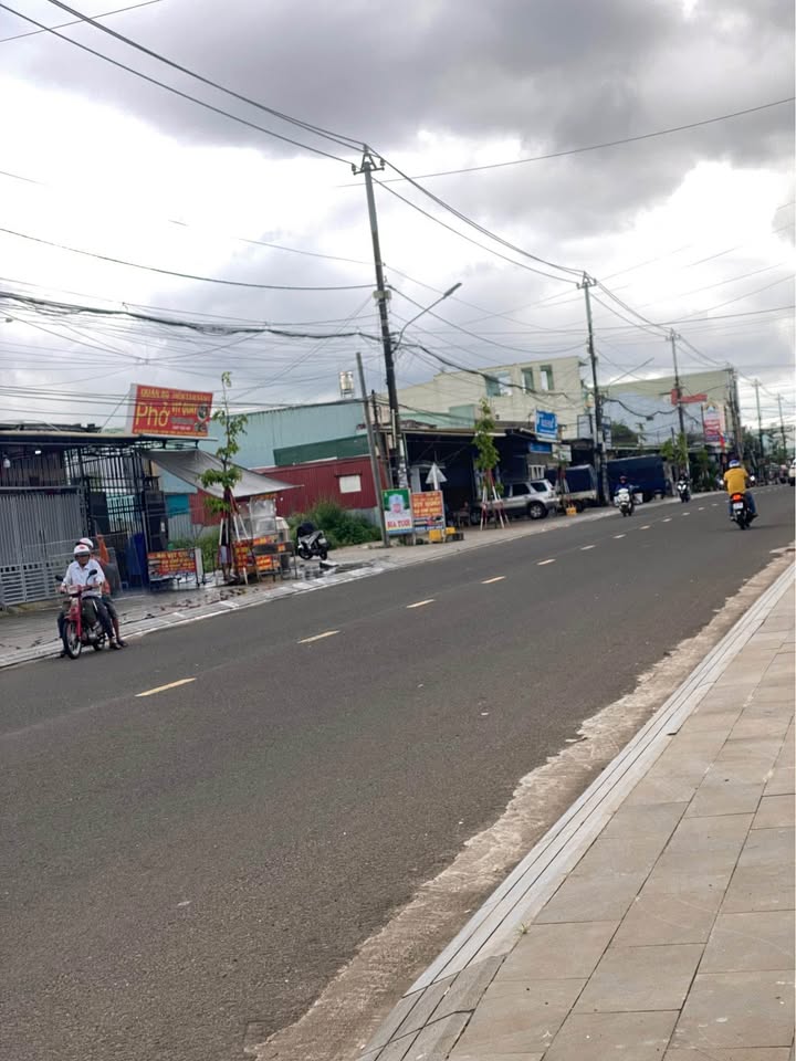 Đất mặt tiền Nguyễn Viết Xuân, 220m² chỉ 2 tỷ - Kinh doanh sầm uất!