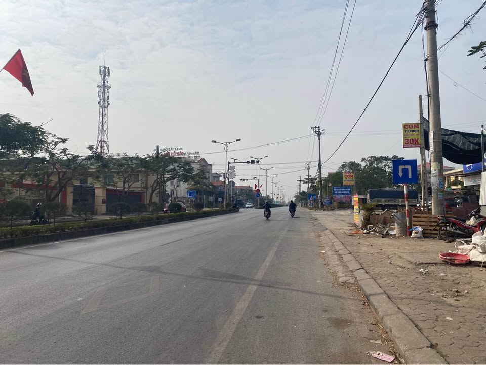 Ô đất tặng nhà Thái 200m² tại phường Đông Mai giá chỉ 1.2 tỷ - Sẵn sàng về ở!