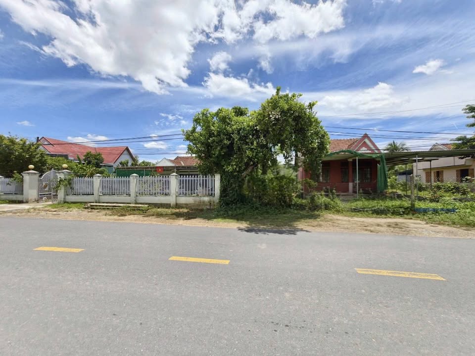 Bán đất tặng nhà mặt tiền đường Tỉnh Lộ 2, Khánh Vĩnh 1.471m² giá 3.7 tỷ - Vị trí đắc địa gần trung tâm!