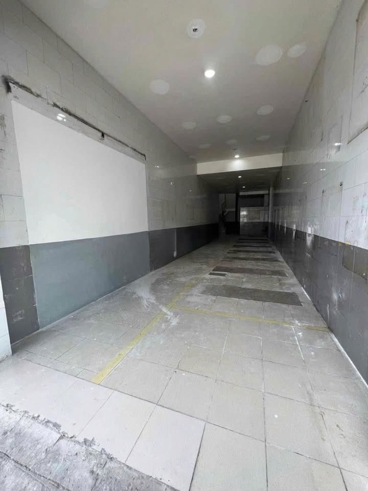 Nhà mặt tiền cho thuê tại Lý Tự Trọng, quận 1 - Kinh doanh sầm uất!