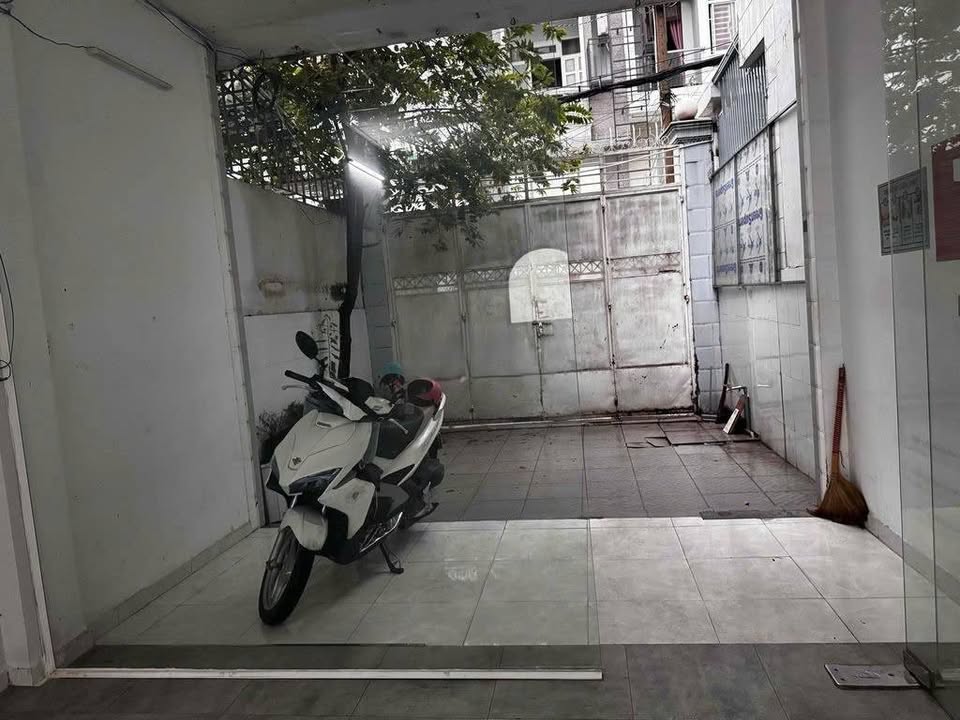 Nhà nguyên căn cho thuê Hồ Văn Huê, 100m² giá 20 triệu - Tiềm năng kinh doanh lớn!