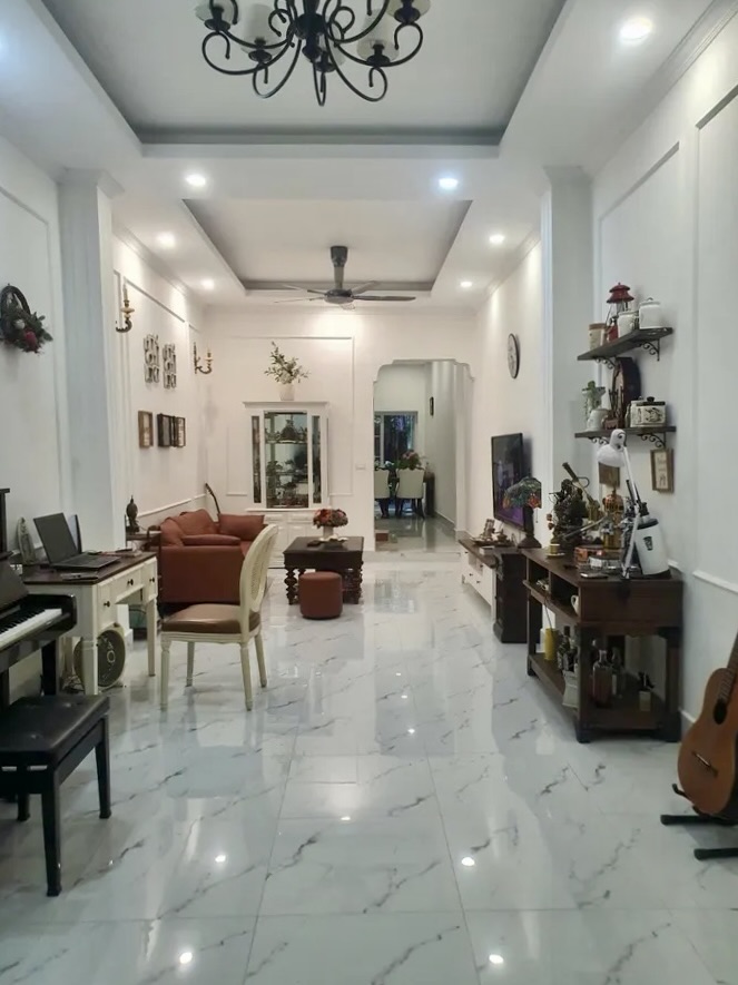 Nhà phố Kim Liên - Đống Đa, 125m² x 3 tầng, ngõ thông, có vườn rau - Giá 21.5 tỷ VND!