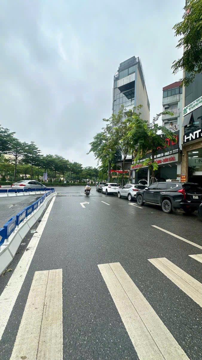 Nhà mặt phố Phạm Văn Đồng 50m² - 1.36 tỷ - Kinh doanh đỉnh cao!