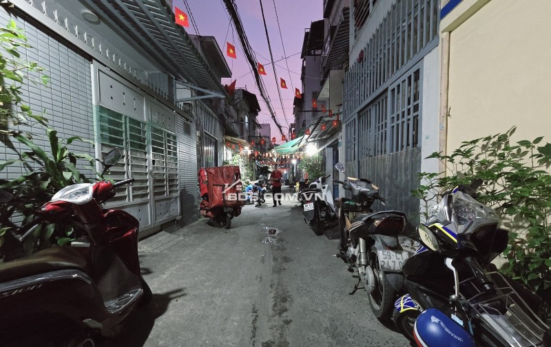 Nhà Hẻm 4m Đường Huỳnh Tấn Phát, Q7 - Kinh doanh 9 Phòng cho thuê chỉ 6.8 tỷ