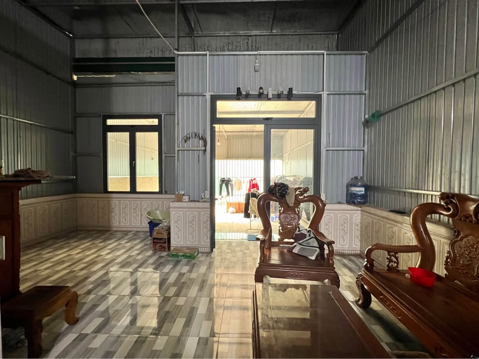 Nhà tiền chế Đankia Lạc Dương 120m² giá 1.3 tỷ - Gần đường nhựa, thuận tiện giao thông!