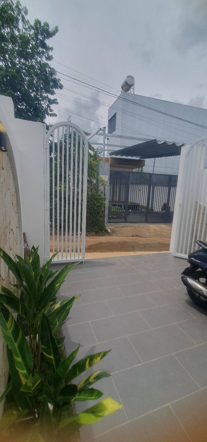 Nhà liền kề hẻm 27 Tuệ Tĩnh Buôn Ma Thuột 80m² giá 3.05 tỷ - Thiết kế hiện đại, đầy đủ nội thất cao cấp!