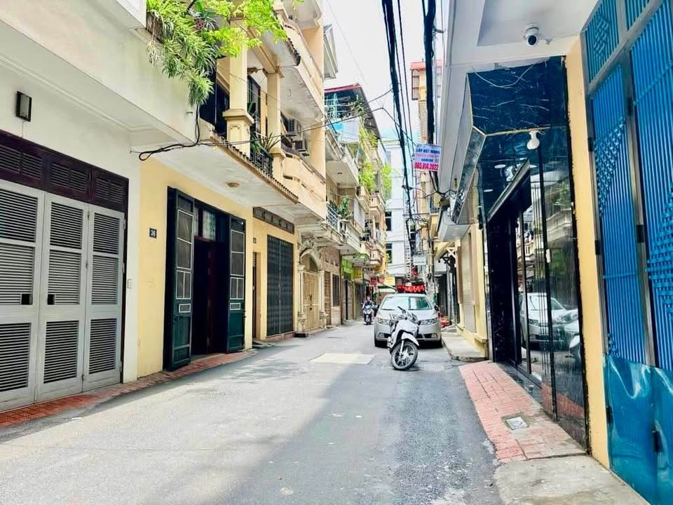 Nhà phố Huy Du Nam Từ Liêm 40m² giá 14 tỷ - Kinh doanh đắc địa, ô tô đỗ cửa!