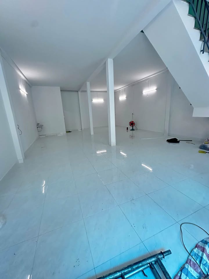 Nhà cho thuê tại Lê Văn Quới, Tân Phú 112m² giá 15 triệu - Phù hợp cho gia đình và kinh doanh!