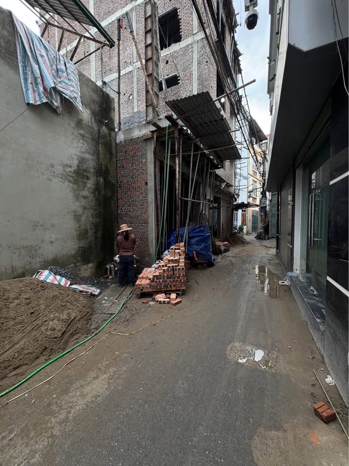 Nhà 5 tầng Tây Mỗ, Nam Từ Liêm 46m² giá 5.8 tỷ - Sổ đỏ hoàn công nhanh!