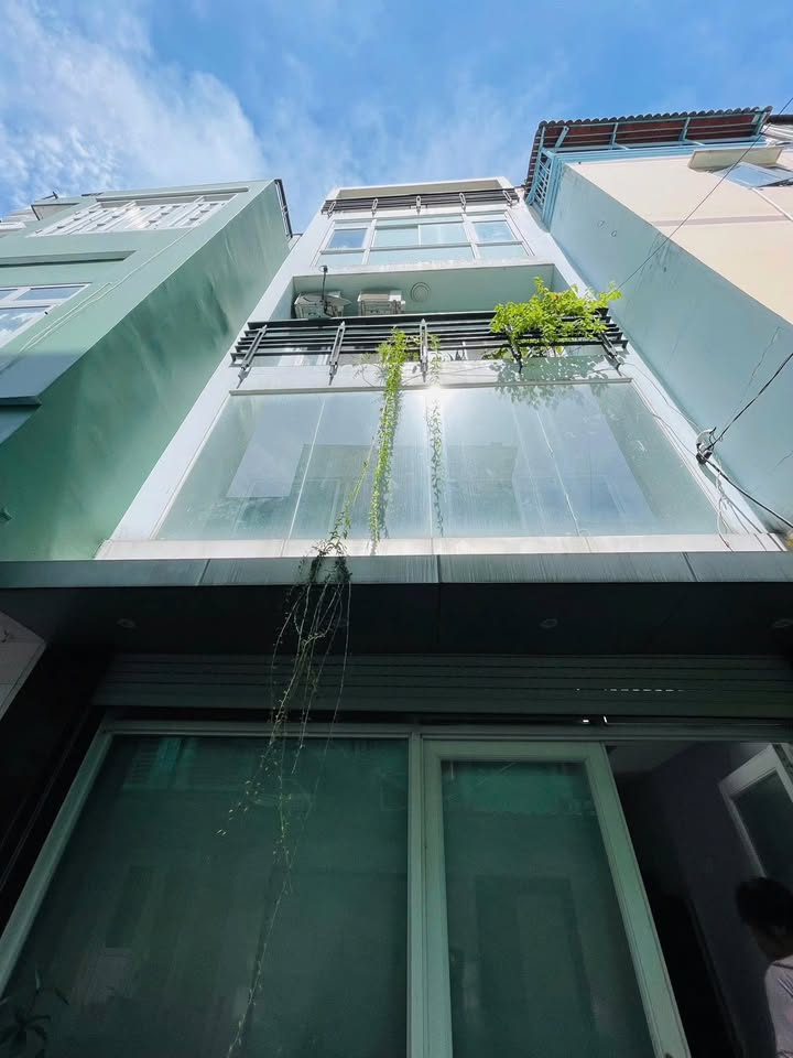 Nhà đẹp Kỳ Đồng quận 3 130m² giá 6 tỷ - Hẻm ô tô, sát mặt tiền!