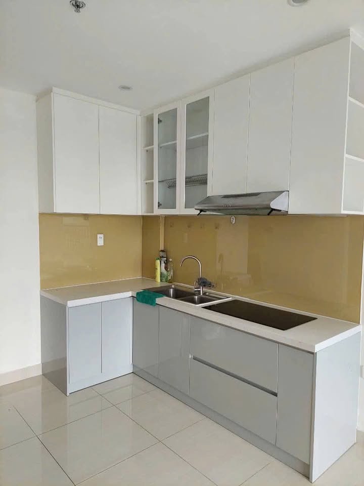 Căn hộ Vinhomes Grand Park Thủ Đức 67m² giá 2.9 tỷ - View thoáng, sẵn bếp!