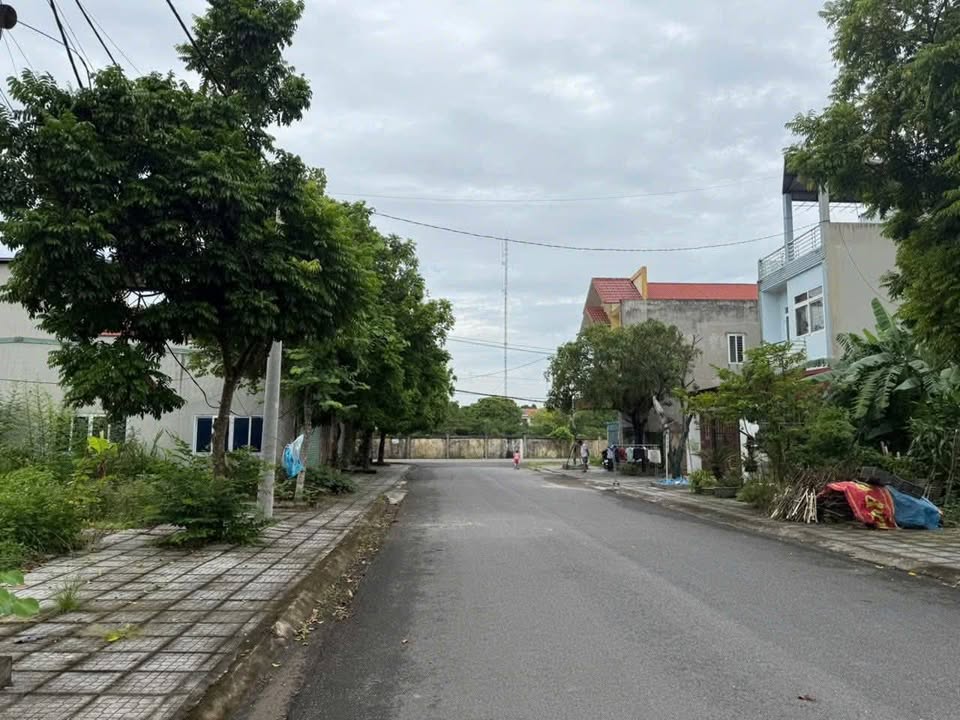 Đất nền Thị trấn Me 85m² giá 1.5 tỷ - Sổ đỏ chính chủ, đầu tư sinh lời!