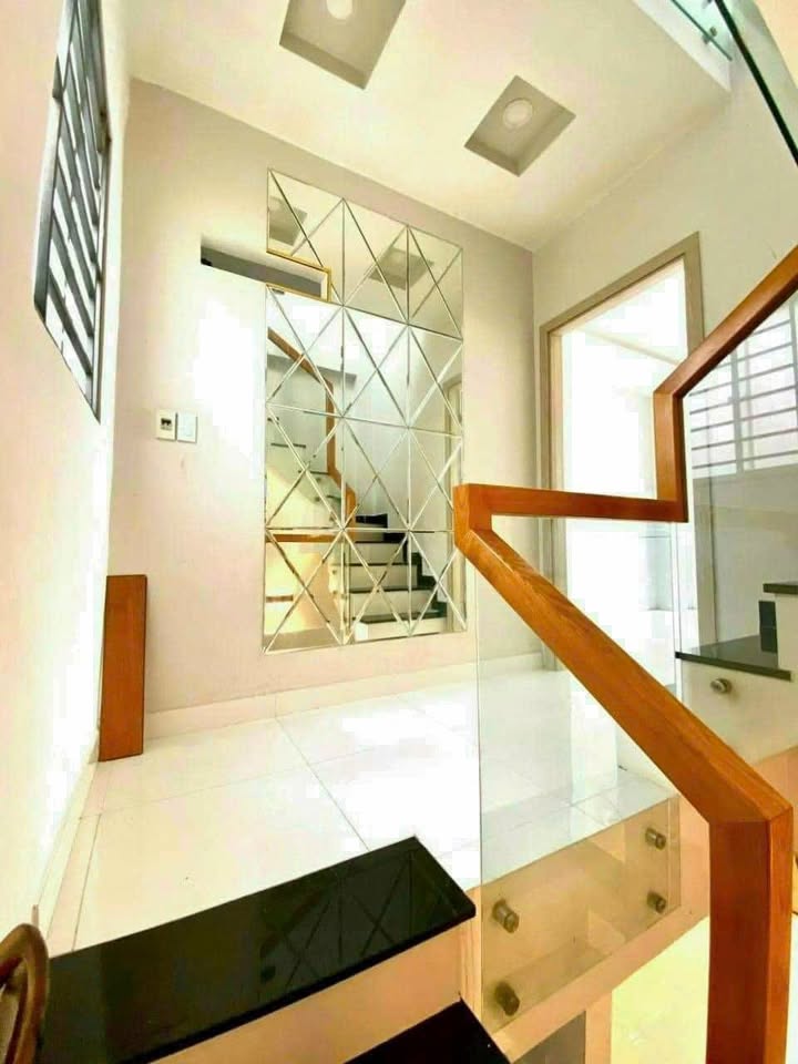 Nhà bán đường Nguyễn Thị Tần, Quận 8, Diện tích 26m² - Sổ hồng riêng, giá chỉ 3.55 tỷ