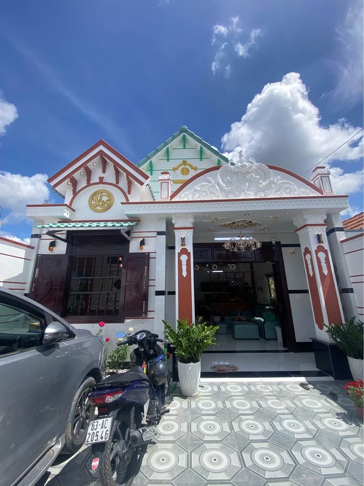 Nhà mặt tiền đường 30B Tân Hiệp, 210m² giá 2.73 tỷ - Full nội thất, sẵn sàng vào ở!