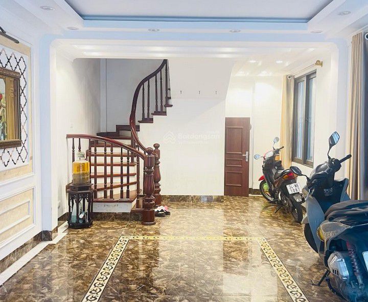 Nhà 5 tầng Đại Mỗ, Nam Từ Liêm 37m² giá 7 tỷ - Gần mặt phố sầm uất!