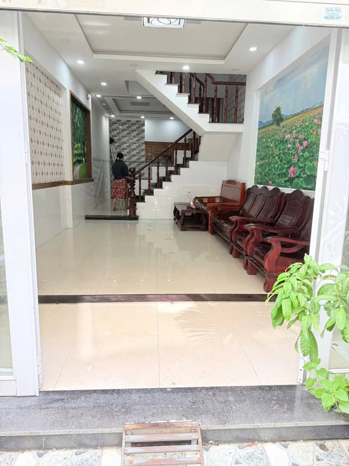 Nhà cho thuê 60m² tại Hiệp Thành, Quận 12 - Giá 10 triệu, 5 phòng ngủ tiện nghi!