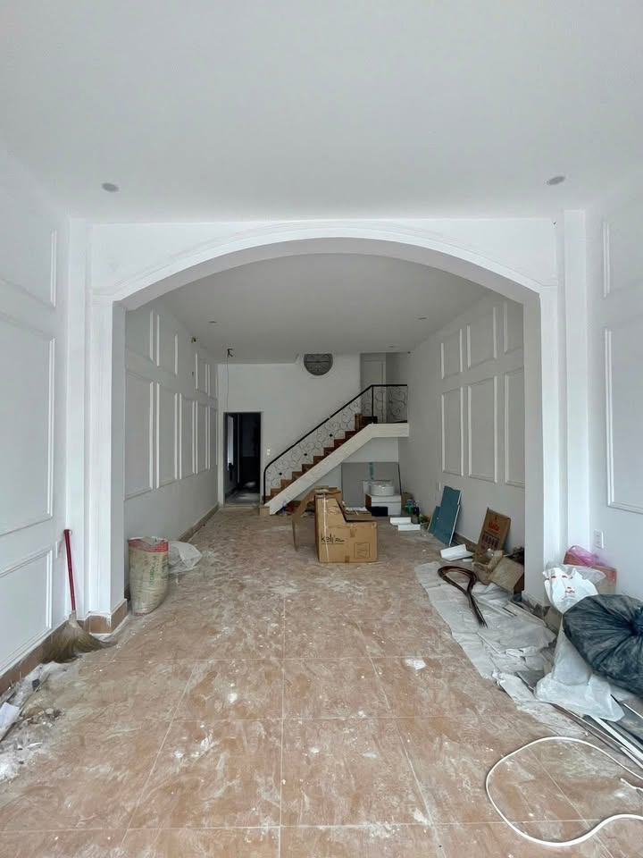 Cho thuê mặt bằng 2 tầng mặt tiền Hùng Vương, Huế 80m² - Kinh doanh sầm uất!