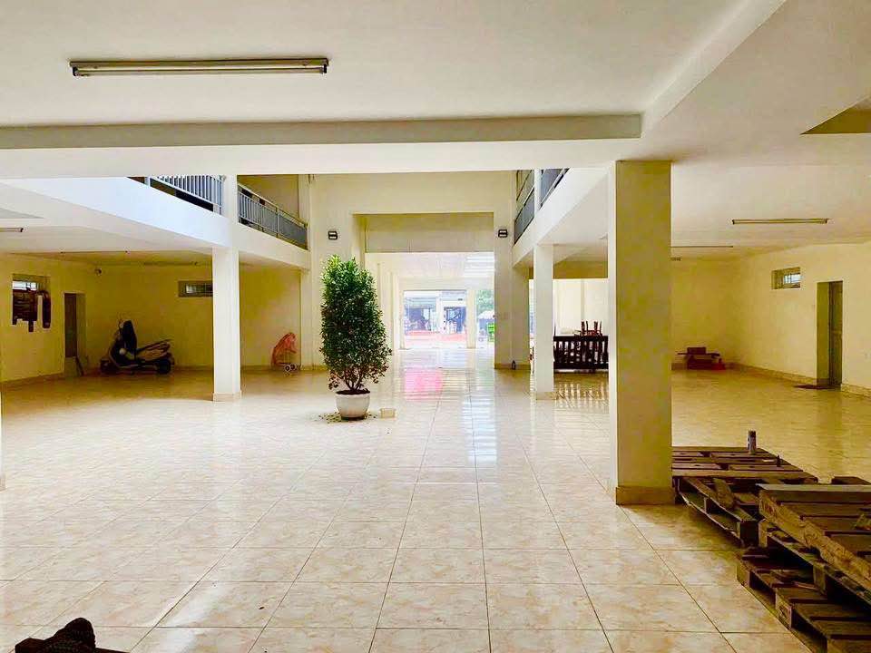 Nhà cho thuê mặt đường Cao Thắng 700m² giá 30 triệu - Khu vực đông đúc, kinh doanh thuận lợi!