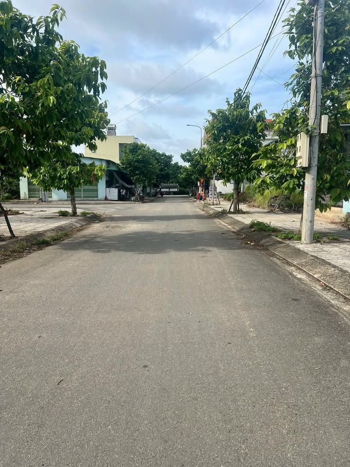 Đất Tịnh Long Quảng Ngãi 100m² giá 900 triệu - Đối diện chợ, vị trí tuyệt vời!