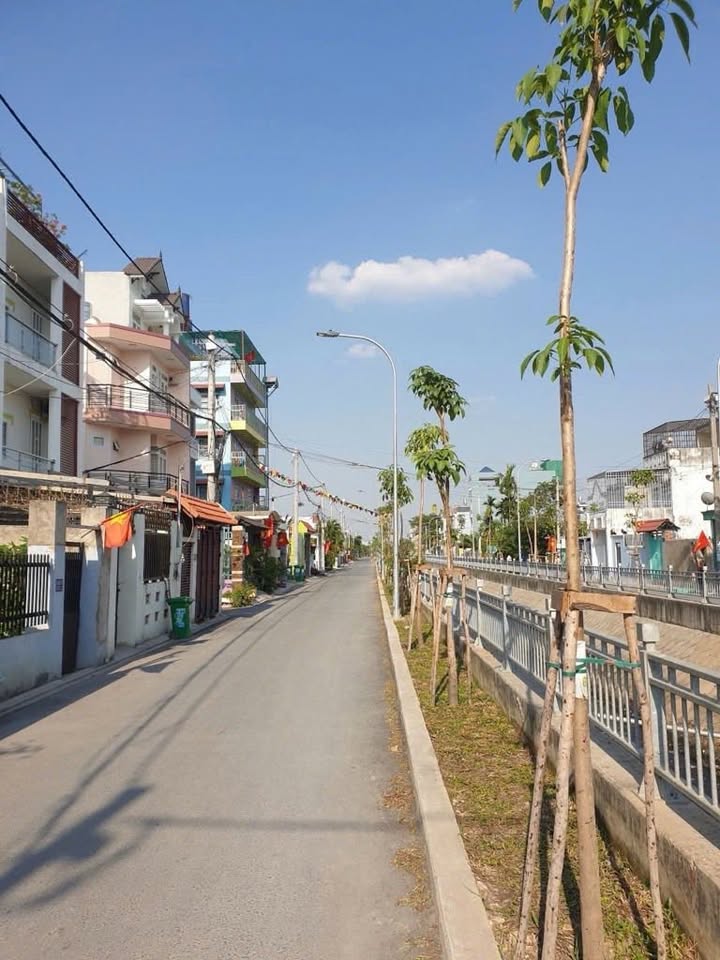 Đất thổ cư 340m² giá 8 tỷ tại Thạnh Lộc, Quận 12 - Cơ hội đầu tư tuyệt vời!