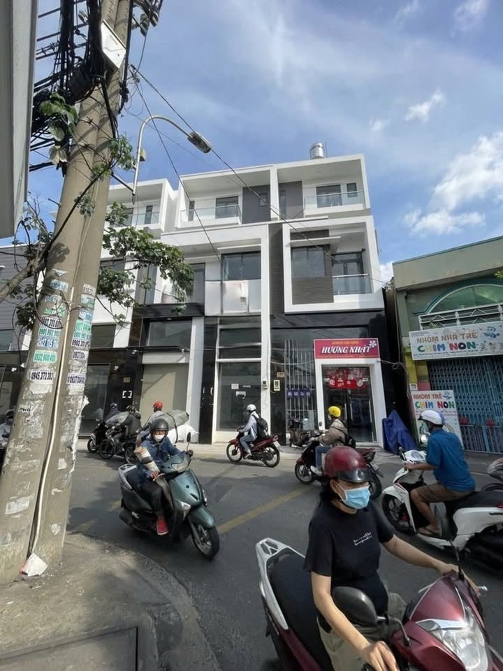 Nhà nguyên căn Tân Phú 66m² giá 25 triệu - An ninh, thoáng sáng