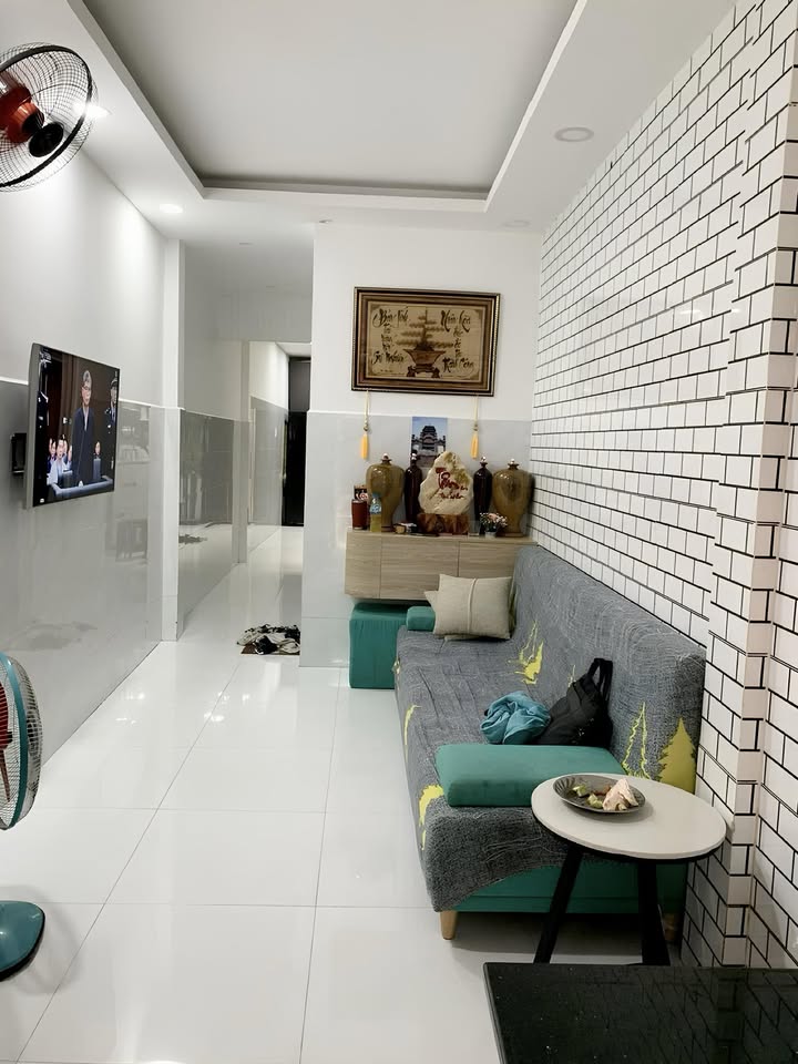 Nhà Đúc 2 Tầng Tân Bình 80m² giá 3.19 tỷ - Sổ hồng riêng, gần Đầm Sen!