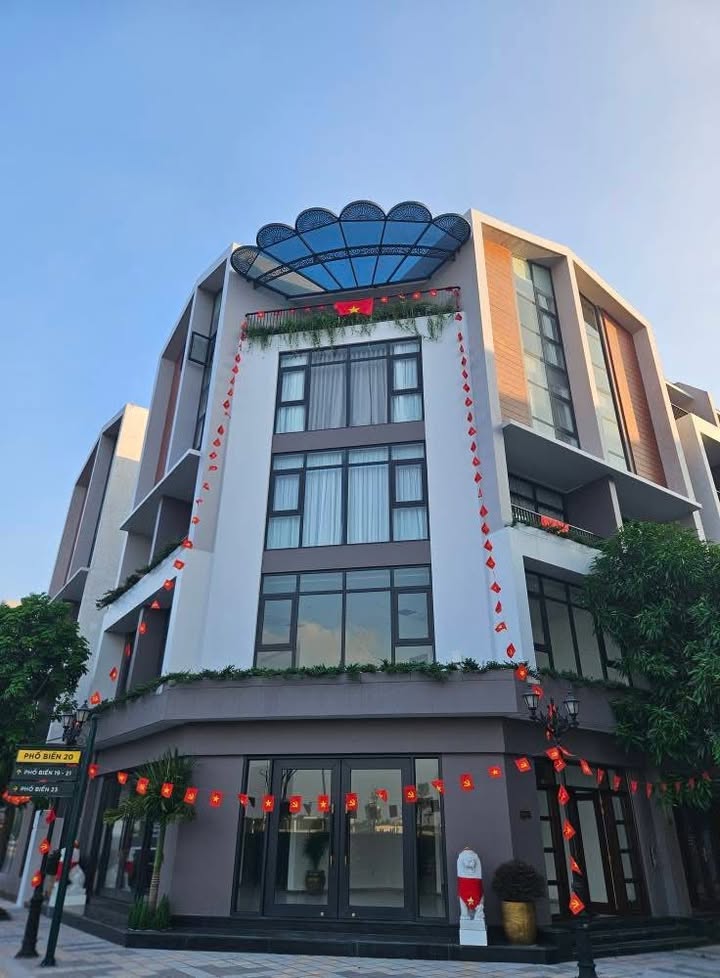 Shophouse cho thuê tại Vinhomes Ocean Park 3, 92m² giá 30 triệu - Nhà mới xây, tiện ích hiện đại!