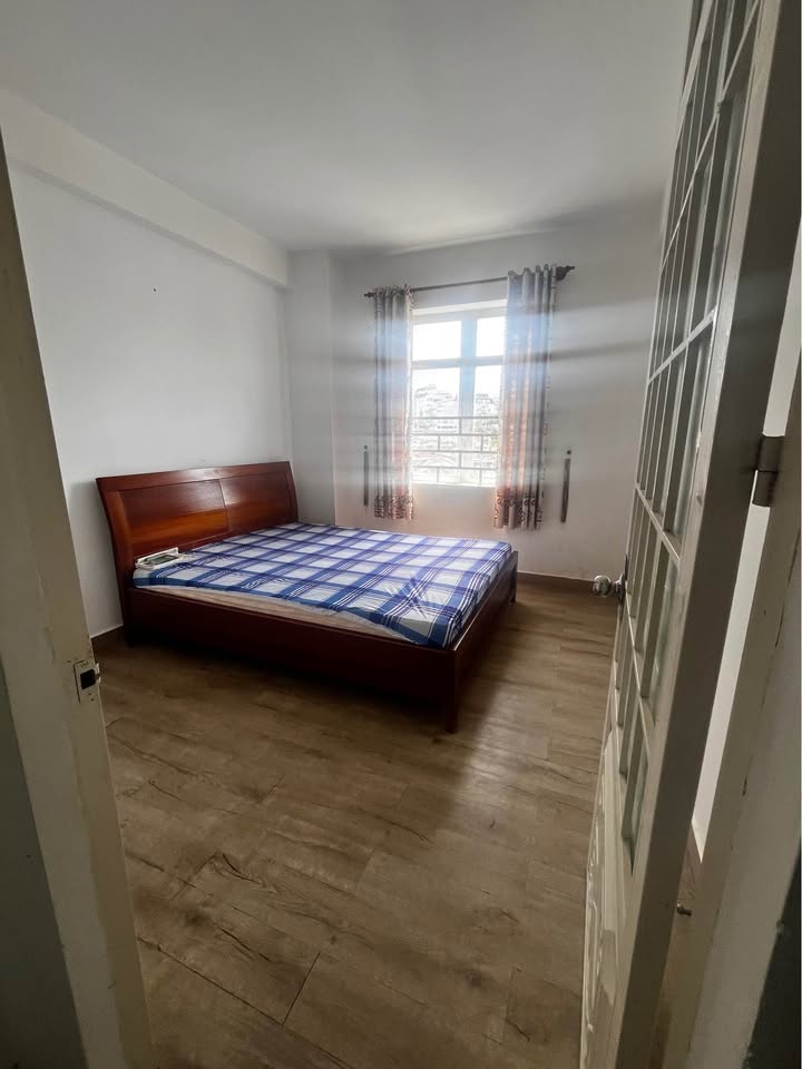 Căn hộ chung cư Yersin Đà Lạt 2PN giá 6.5 triệu - Nội thất đầy đủ, thang máy tiện lợi!