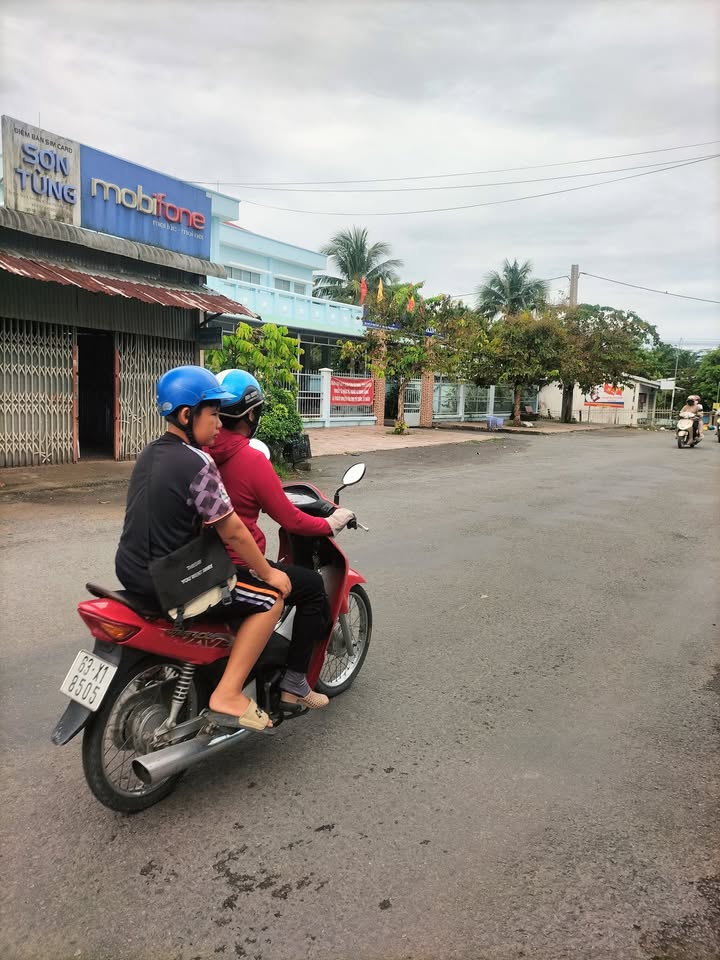 Nhà mái Thái mặt tiền đường huyện lộ 35 xã Vĩnh Kim 165m² giá 2.5 tỷ - Cơ hội đầu tư tuyệt vời!