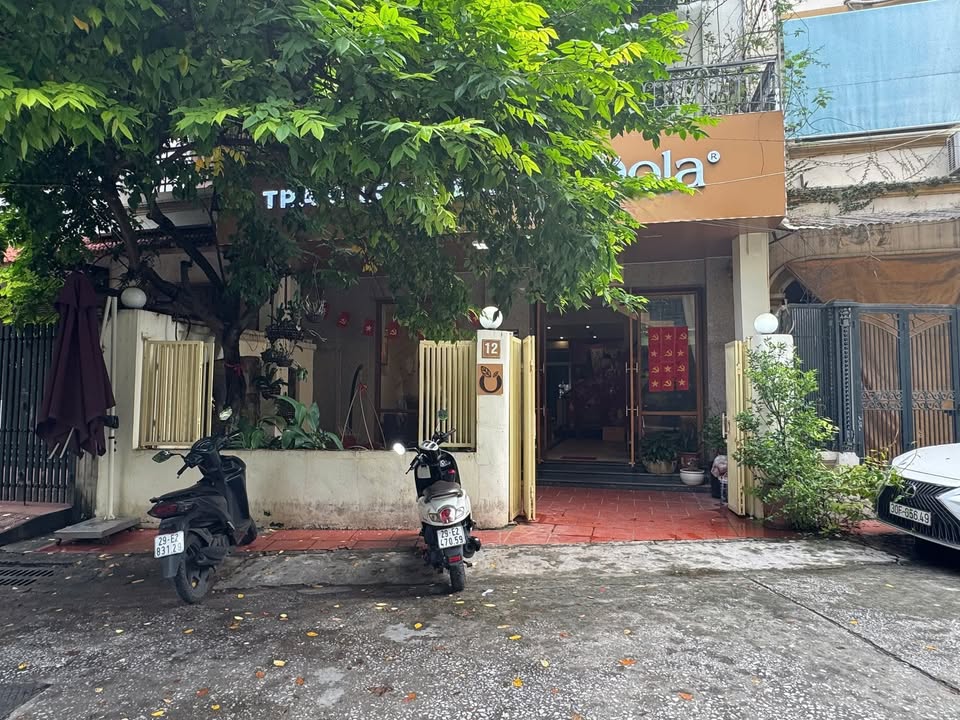 Bán nhà Đội Cấn, Quận Ba Đình 108m² giá 40 tỷ - Ô tô đỗ cửa, tiện ích đầy đủ!