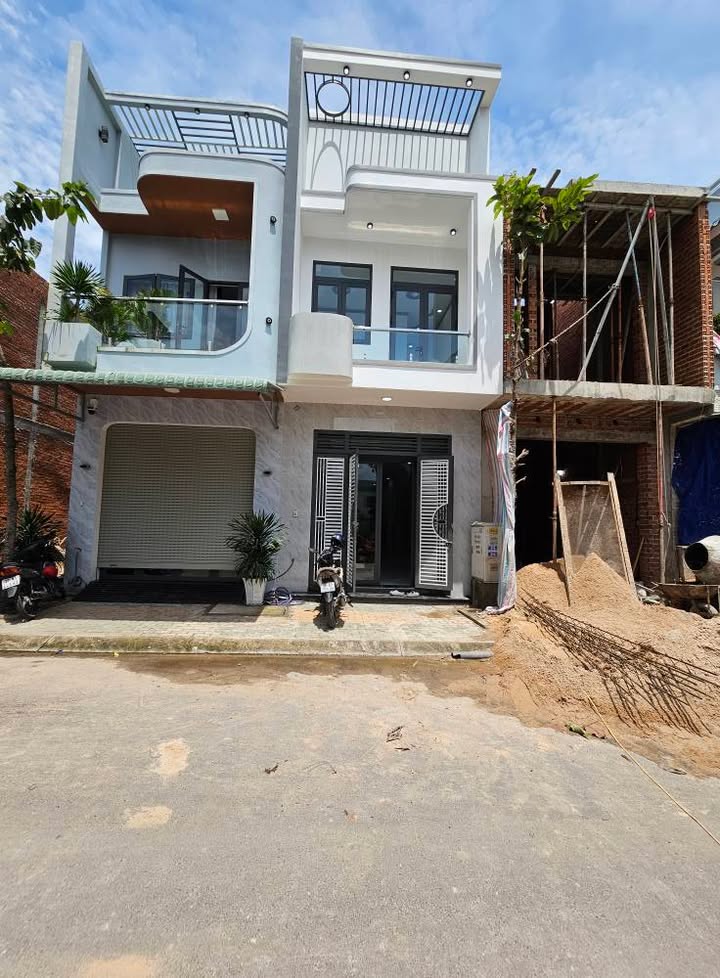 Nhà phố Tân Hiệp, Tân Uyên 66m² giá 2.65 tỷ - Thiết kế hiện đại, sẵn sàng vào ở!