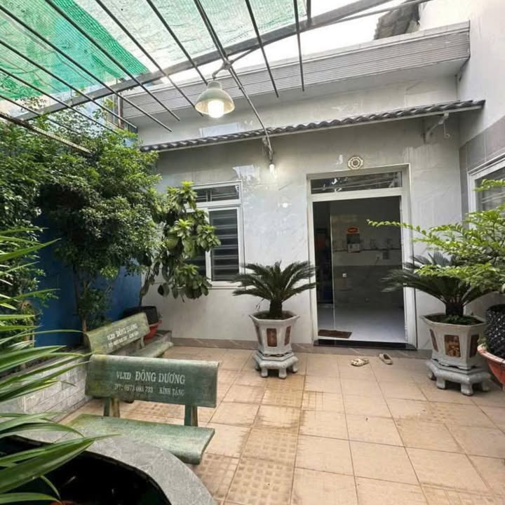 Nhà Hóc Môn 140m² giá 4.15 tỷ - Gác lửng, 4 phòng ngủ tiện nghi!