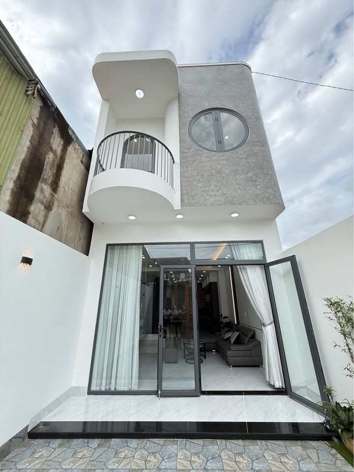 Nhà lầu Đặng Thái Thân, Tân Thành 94.5m² giá 3.85 tỷ - Full nội thất sang trọng!