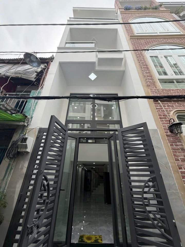 Nhà hẻm 1/ Đường Minh Phụng, Quận 6 - 37.5m² giá 6.49 tỷ - Hướng Đông, vị trí đắc địa!