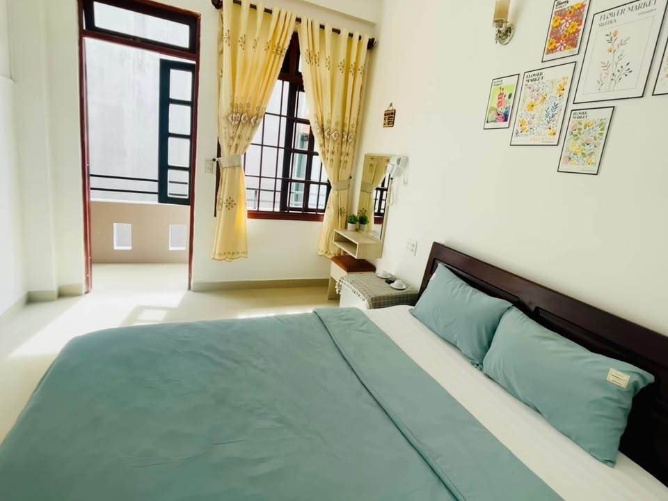 Khách sạn cho thuê 24 phòng đẹp ngay 2 mặt tiền Bùi Thị Xuân - Lý Tự Trọng, Đà Lạt chỉ 40 triệu/tháng!