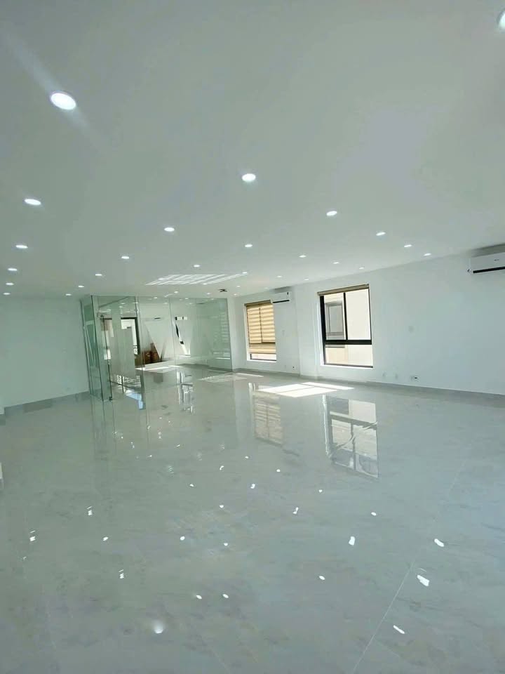 Văn phòng cho thuê tại KĐT Vạn Phúc - Diện tích đa dạng từ 7x20 đến 9x20, giá chỉ từ 14 triệu!