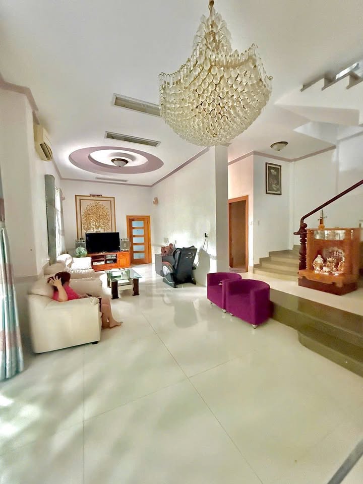 Biệt thự 2 lầu full nội thất tại KDC Miền Nam - Cần Thơ 405m² giá 22 tỷ - Vị trí đắc địa