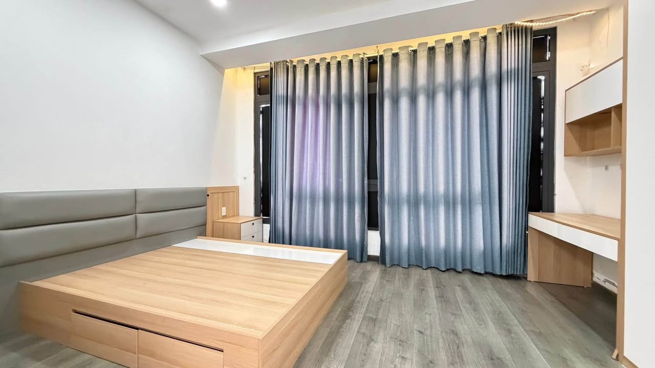 Nhà 3 Tầng Hẻm 451 Y Moan, Buôn Ma Thuột 115m² giá 2.95 tỷ - Gần trung tâm tiện lợi!