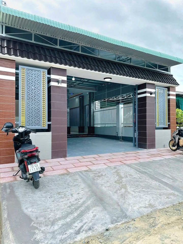 Nhà phố Ninh Lợi, Tây Ninh 225m² giá 2.75 tỷ - Vào ở ngay, tiện nghi đầy đủ!