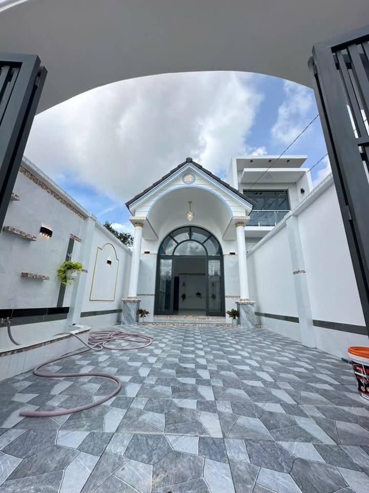 Nhà mái thái Cần Giuộc 117m² giá 1.79 tỷ - Sổ hồng riêng, chính chủ!