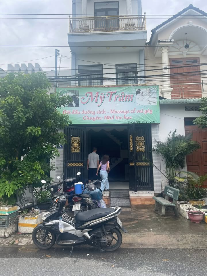 Nhà cho thuê tại Phú Tân, Thủ Dầu Một 3 tầng 4 phòng ngủ - Giá chỉ 9.5 triệu/tháng!