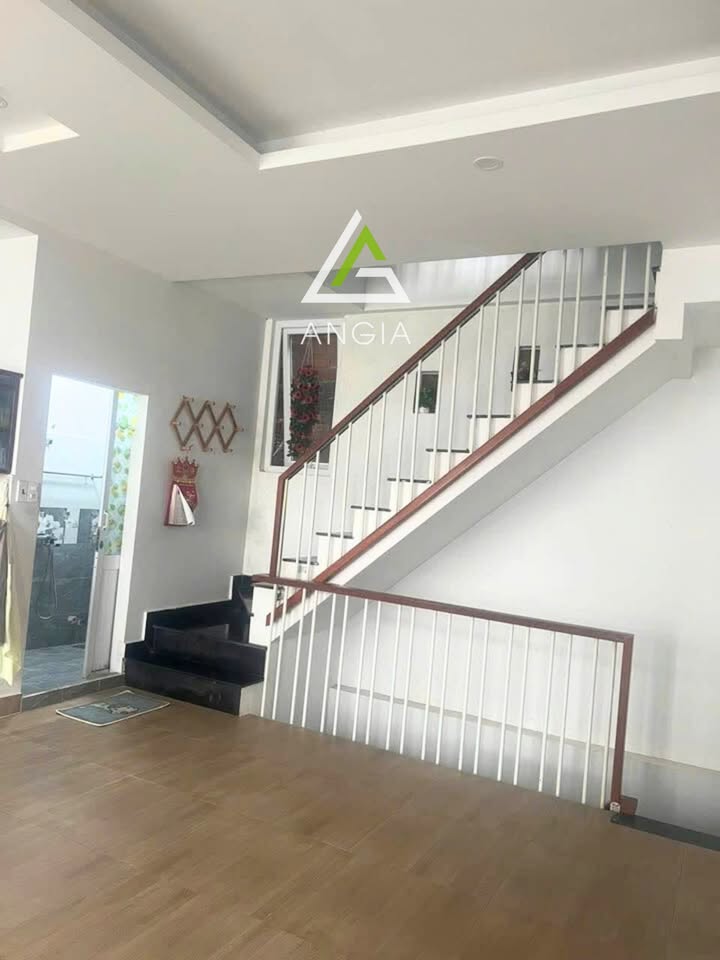 Nhà 3 tầng đường Phù Đổng Thiên Vương, Đà Lạt 64m² giá 7.45 tỷ - Thiết kế hiện đại, tiện nghi!