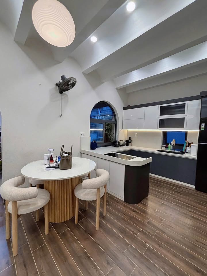 Căn nhà homestay đẹp tại Hẻm 277, Phú Tài 103m² giá 1.1 tỷ - Để lại nội thất cao cấp!