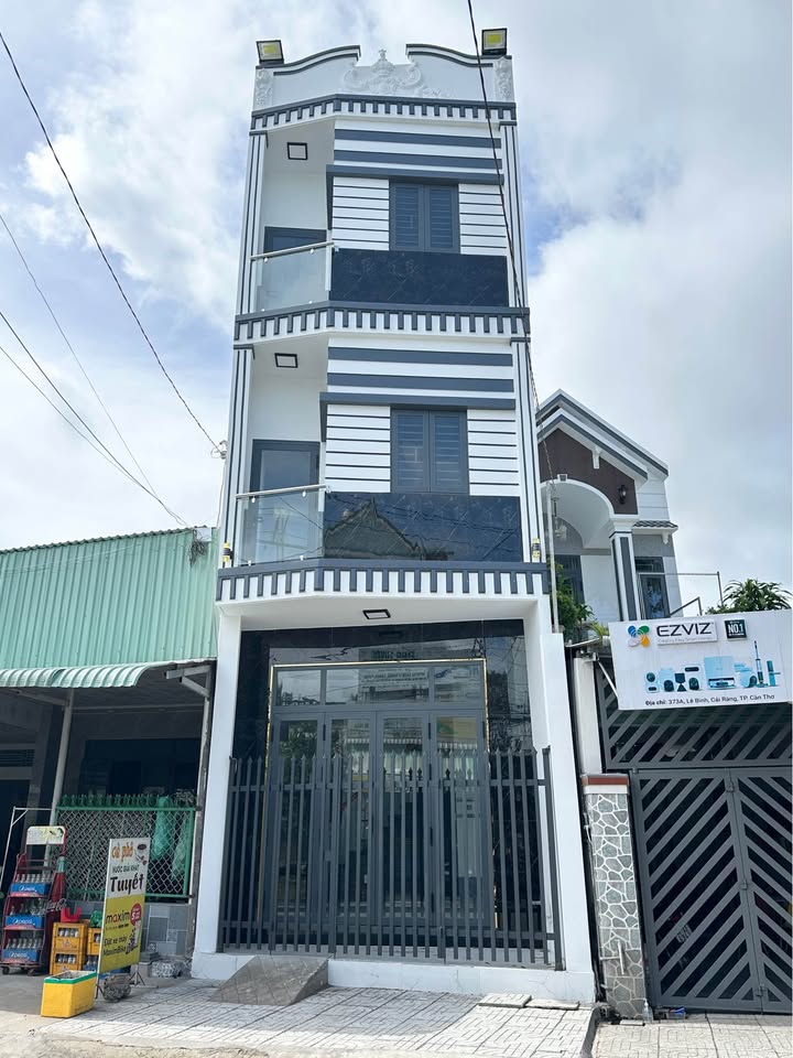 Nhà Mặt Tiền Đường Lê Bình, 40m² giá 3.52 tỷ - Vị trí đắc địa gần trường học!