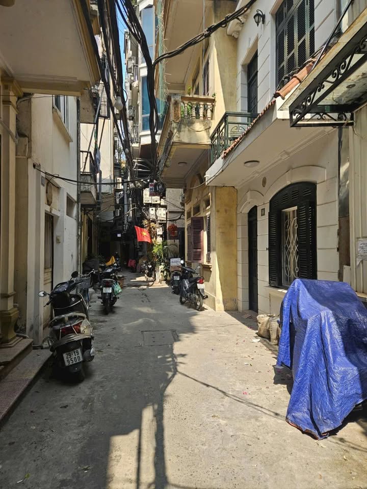 Nhà phố Tôn Đức Thắng, Đống Đa 29m² giá 5 tỷ - Cần bán gấp!