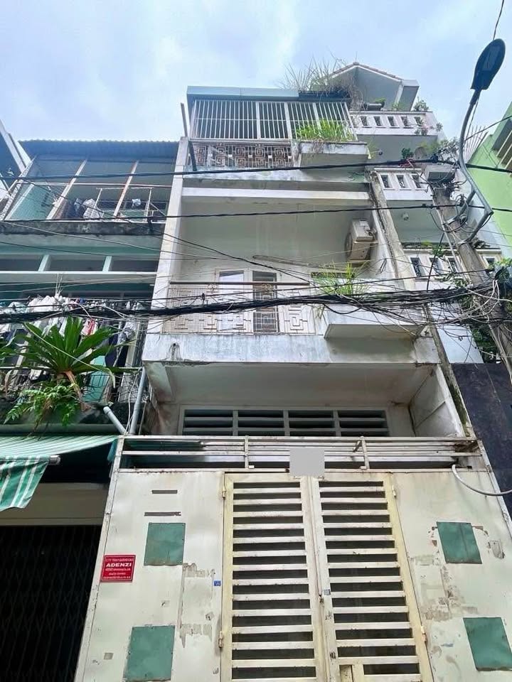 Nhà phố Quận 10 50m² giá 15.5 tỷ - Sổ đỏ chính chủ, kiến trúc hiện đại!