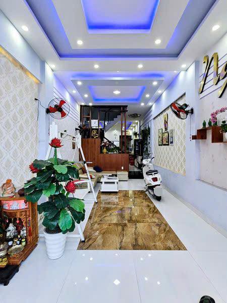 Nhà mặt tiền Phan Đình Phùng, P. Trần Hưng Đạo, Quy Nhơn 80m² giá 11 tỷ - Vị trí đắc địa kinh doanh!
