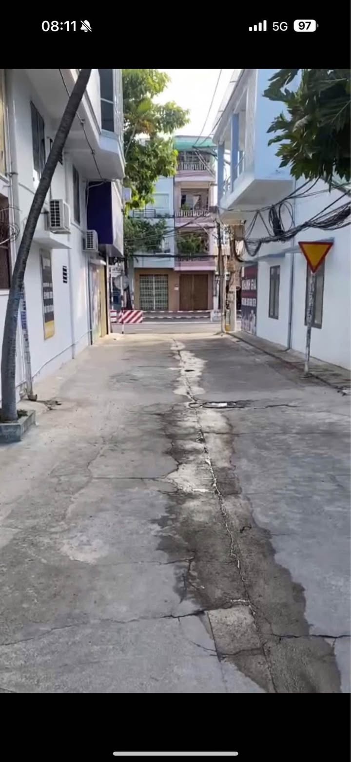 Nhà hẻm Lê Hồng Phong, Nha Trang 103.4m² giá 7.6 tỷ - Vị trí đắc địa, tiện ích đầy đủ!