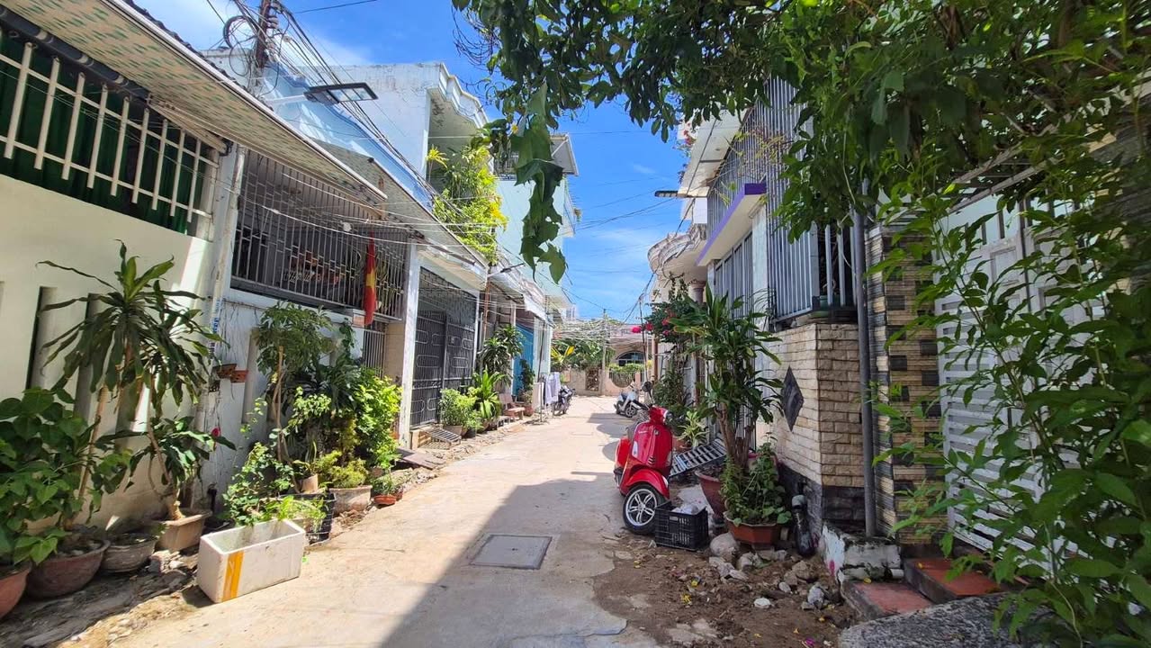 Đất hẻm ô tô Vĩnh Hải Nha Trang 112,4m² giá 5,1 tỷ - Gần chợ tiện ích đầy đủ!