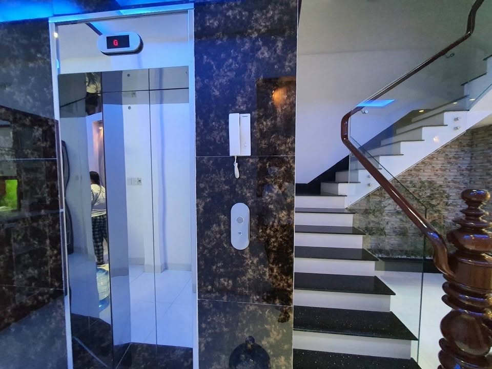 Nhà mặt tiền Nguyễn Thị Minh Khai, Nha Trang 91.6m² giá 25 tỷ - Vị trí đắc địa gần biển!